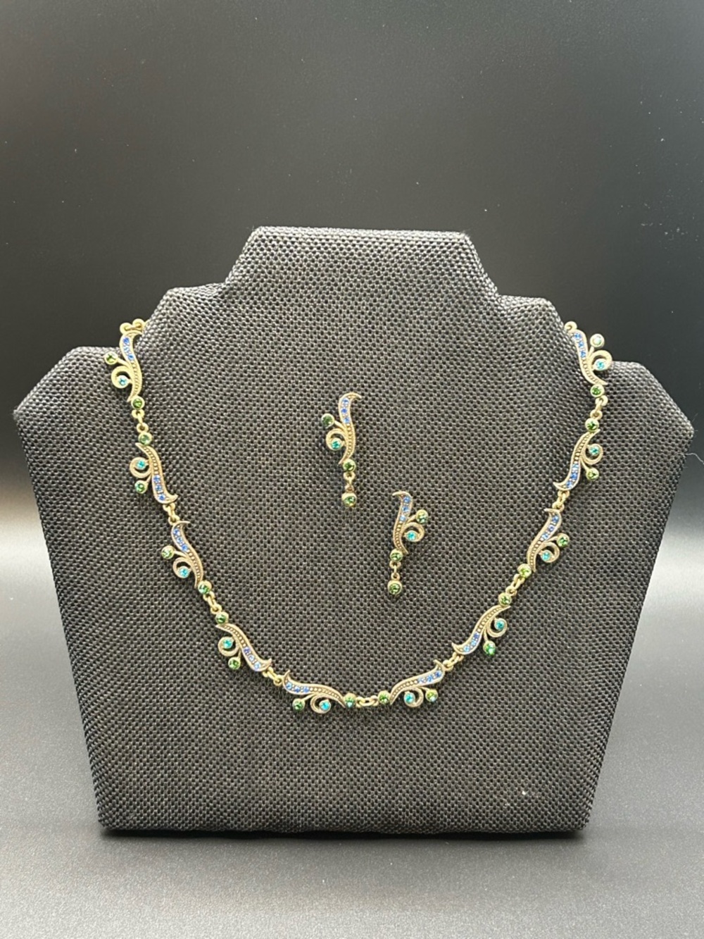 Sweet Romance Wavecrest Necklace and Earring Set